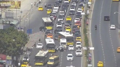 İETT otobüsünün önüne düştü! Sebebi duyanları üzdü