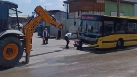 Bursa'da ilginç olay! Otobüs geçemedi...