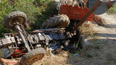 Bursa'da sulama kanalına traktör devrildi! Genç şoför hayatını kaybetti