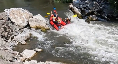 Bursa'da dağcıların nefes kesen rafting heyecanı