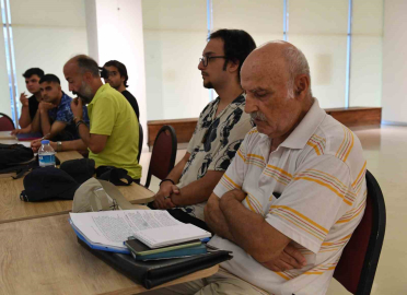 Hatıralarını kaleme almak için 77 yaşında senaryo yazarlığı öğreniyor
