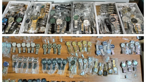 Bursa’da 100 bin liralık kaçak saat ele geçirildi