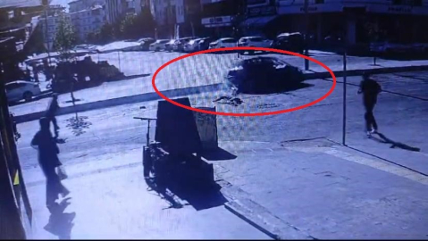 Diyarbakır’da otomobilin çocuğa çarptığı anlar kamerada
