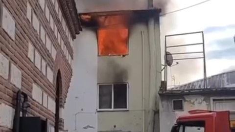 Osmangazi'de bir binanın 3. katı yandı!