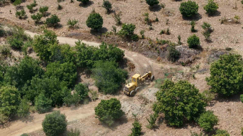 Aydın Büyükşehir Belediyesi kırsal mahallelerde çalışmalarını sürdürüyor

