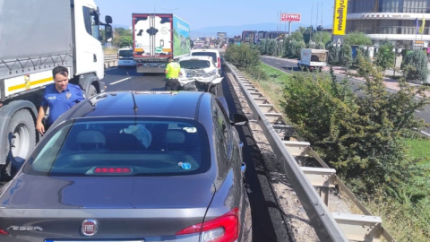 Bursa'da otomobil ile cip çarpıştı! Yaralılar var