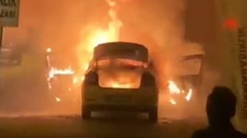 Bursa'da ticari taksi alevlere teslim oldu