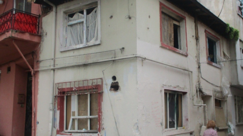 Bursa'da metruk binalar bir bir yıkılıyor