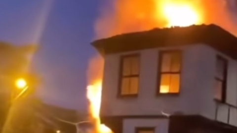 Bursa’da geceyi aydınlatan yangın