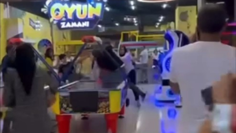 Bursa'da aileler oyun parkında birbirine girdi!