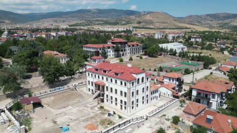ABD’lilerin inşa ettiği 160 yıllık Kızlar Mektebi kütüphane oluyor

