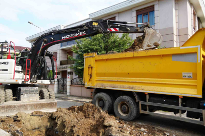 450 metre yağmur suyu hattı çekiliyor
