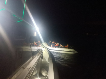 Ayvalık’ta 16 düzensiz göçmen yakalandı
