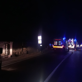 Isparta-Antalya karayolunda yolcu otobüsü devrildi: 8 yaralı
