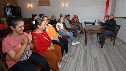 Gözleri görmeden usta sanatçılar yetiştiriyor