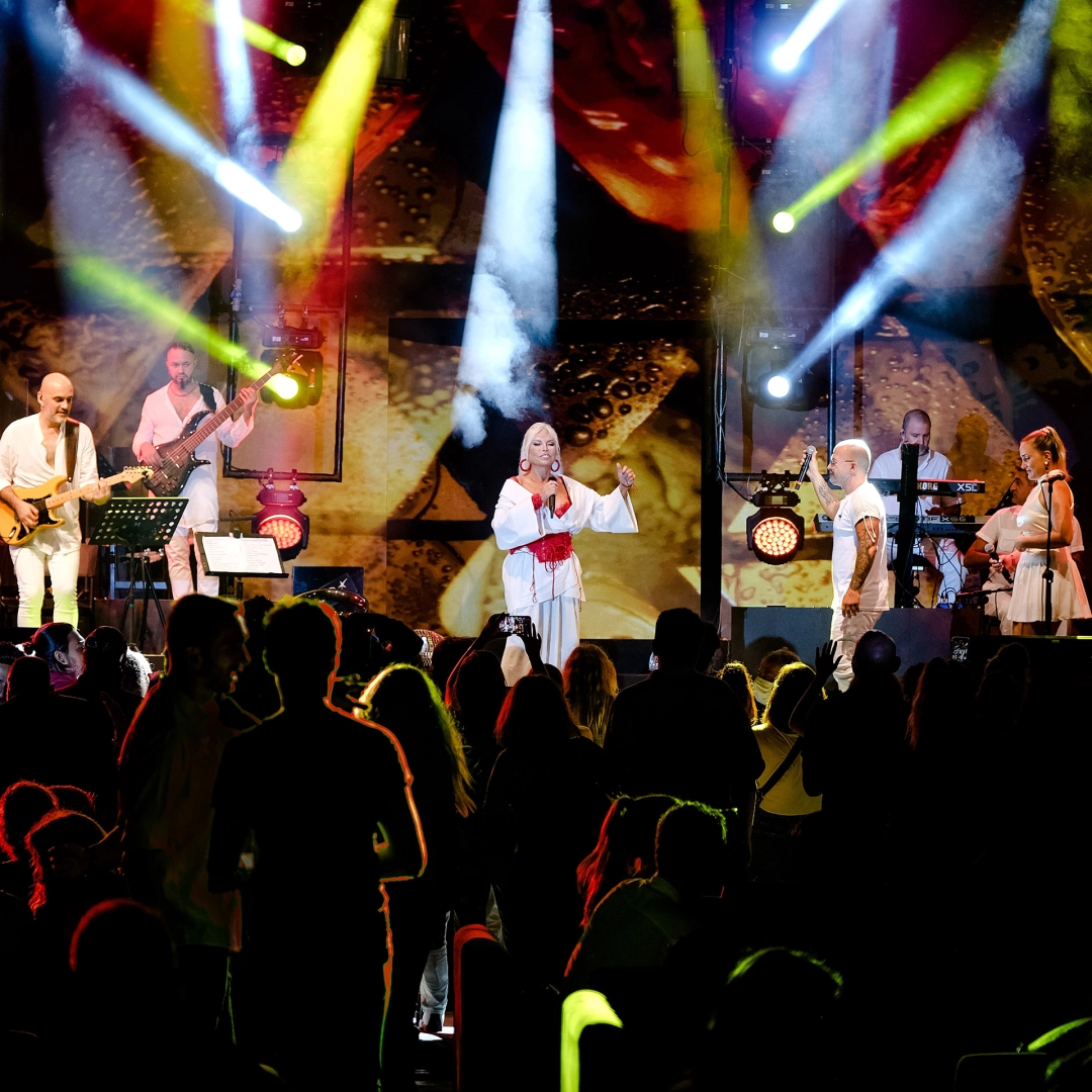 Ajda Pekkan özür diledi!