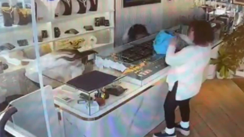 Edirne’de kuyumcuları düşük ayarlı altınla dolandıran 2 kişi tutuklandı