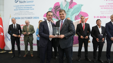 Bakan Kasapoğlu tekstilcilerin yanında