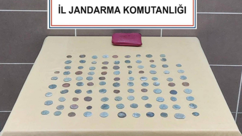 Bizans'a ait 104 adet sikke ele geçirildi!