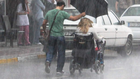 Hayatı değişen milletvekili ayağa kalktı!