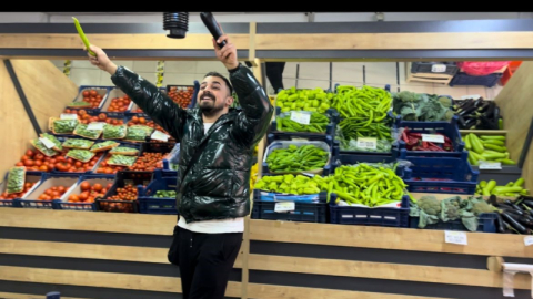 Bursa'da bu markete gelen dans ediyor!