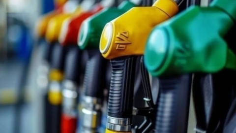 Akaryakıtta tabelalar değişiyor! İndirim yolda