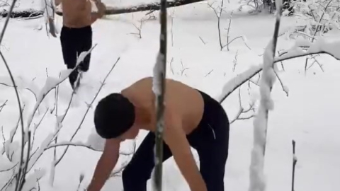 Uludağ'da dondurucu soğukta bunu da yaptı!