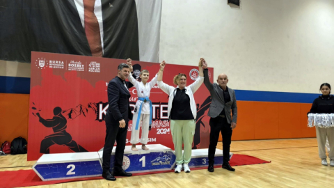 Bursalı minik karatecilerin ilk başarıları mutlu etti