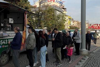 Aldığı hisseler çakılınca, patron gitsin diye lokma dağıttı