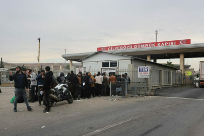 Suriyeliler Cilvegözü’ne akın etti! Gidiyorlar…