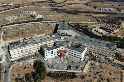 Sednaya Hapishanesi'nde yakınlarını arayan aileler Türkiye’den yardım istiyor