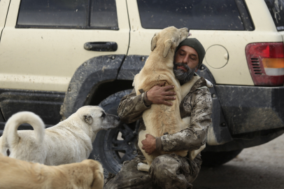 Bursa'daki sokak hayvanlarının can dostu!