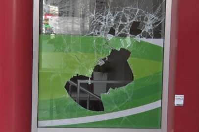 Avcılar'da Yenidoğan Çetesi kapsamında kapatılan hastaneye saldırı