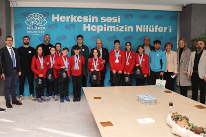 Başkan Şadi Özdemir başarılı sporcuları ağırladı