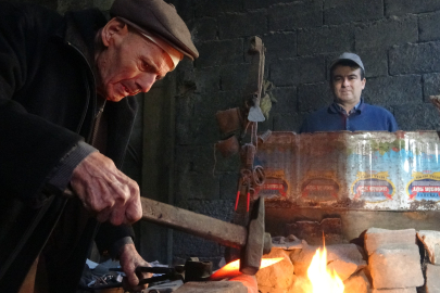 95 yaşında gençlere taş çıkarıyor!