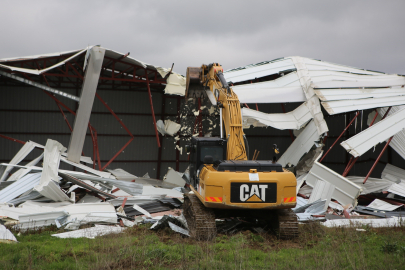 Nilüfer’de iki kaçak yapı daha yıkıldı