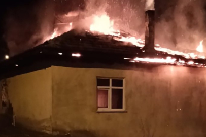 Harmancık itfaiyesi de müdahale etti: Tek katlı ev kül oldu!