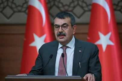 Bakan'dan Özel'e tavsiye: 'Danışmanlarının bilgilerini teyit etsin