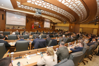 Büyükşehir Meclisi'nde 1.5 milyar liralık kesintiye tepki!