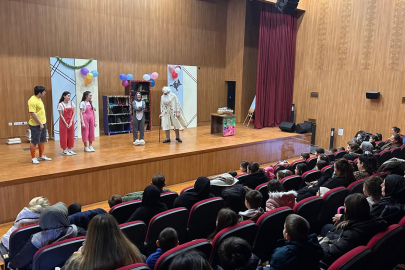 Orhangazi Belediyesi’nin çocuklara karne hediyeleri devam ediyor