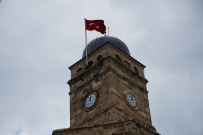 Antalya’nın tarihi Saat Kulesi’nde zamana meydan okuyamayan saat