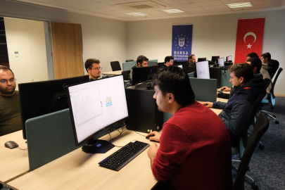 Bursa’da Dijital Gençlik Merkezi açıldı