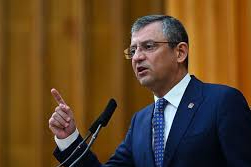 Özgür Özel'den İBB'ye kayyum için o ismi işaret etti!