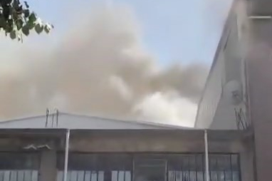 Bursa'da tekstil atölyesinin çatı katında yangın