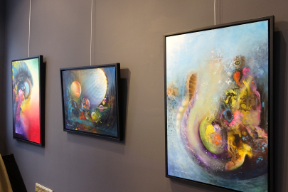 Rübeyda Erman'ın "Renkli Portal" sergisi yoğun ilgi gördü