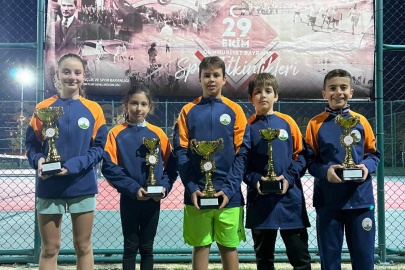 Osmangazi Belediyespor kortta fırtına estirdi