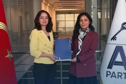 A Parti Bursa İl Kadın Kolları Başkanı Nilüfer Önal Okur oldu