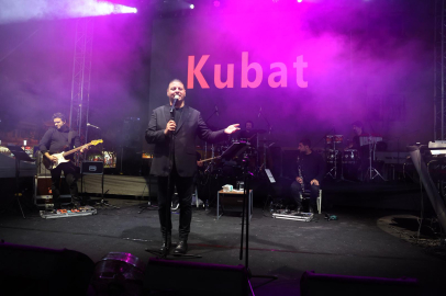 Bursa’da Cumhuriyet coşkusu Kubat konseriyle taçlandı