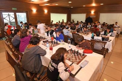 Osmangazi'de Cumhuriyet coşkusu satranç tahtasında yaşandı