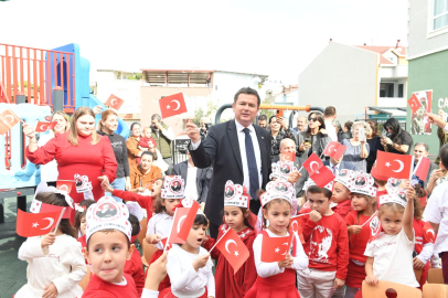 Cumhuriyet’in 102. yılı Osmangazi kreşlerinde coşkuyla kutlandı